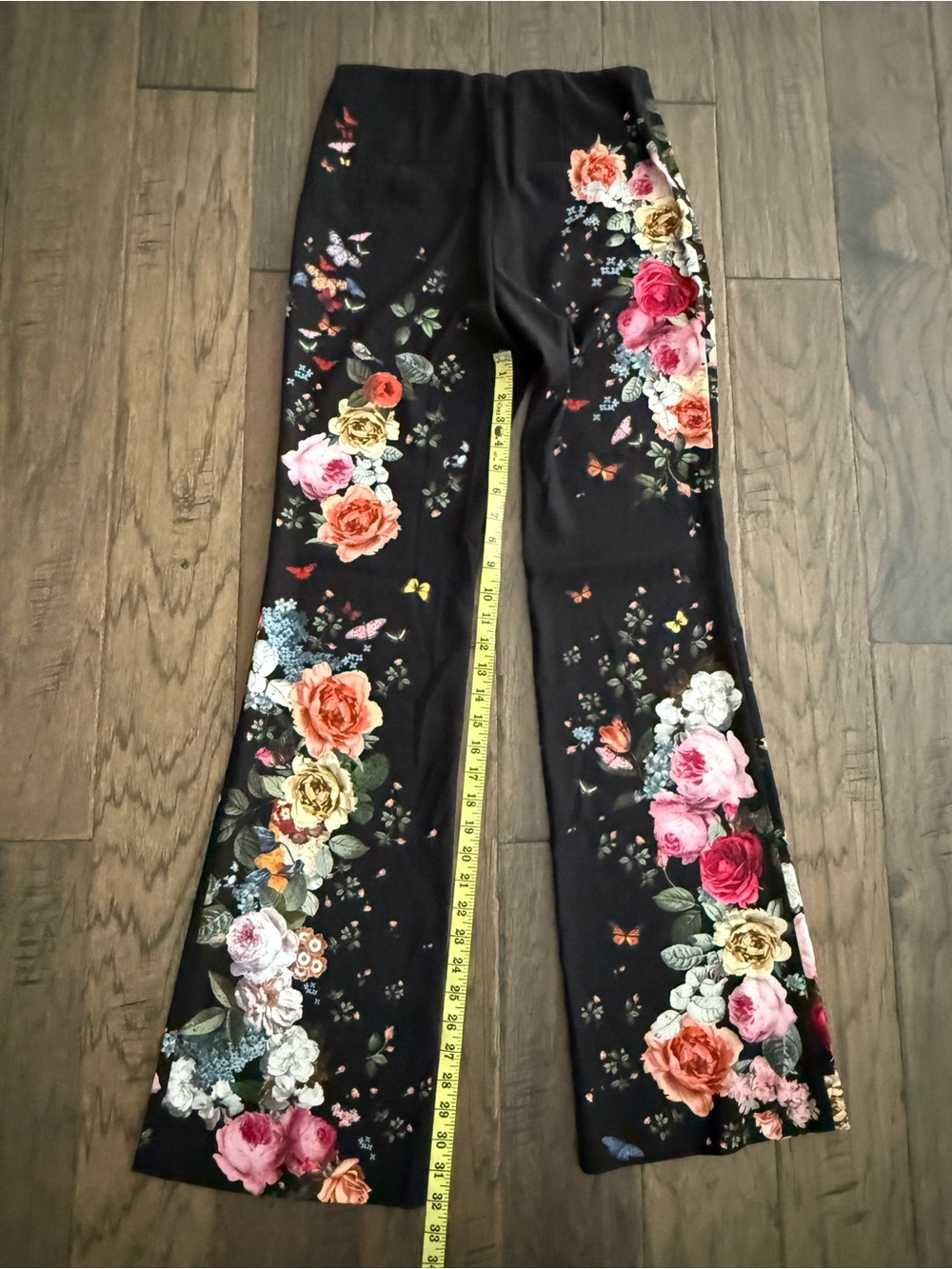 ALICE + OLIVIA Teeny Floral Fit & Flare Bootcut Pants - Picture 4 of 5